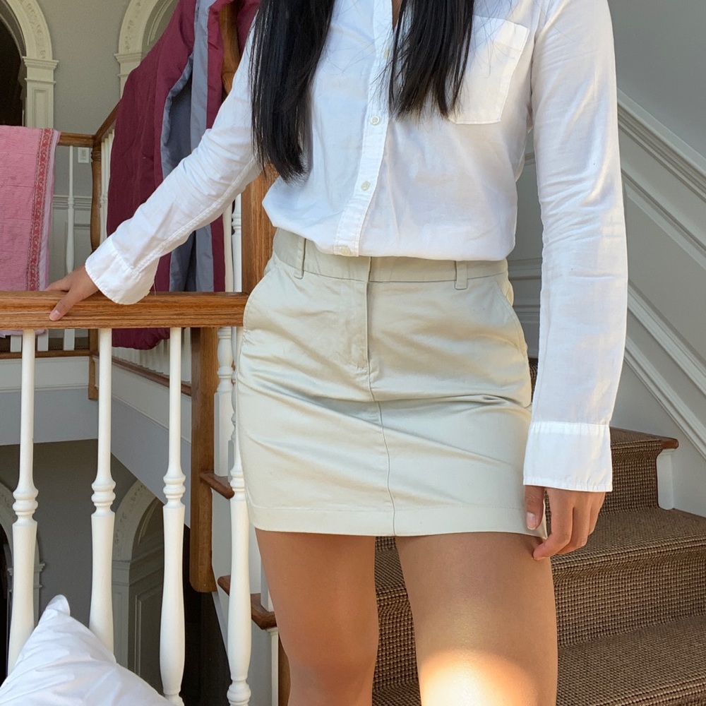 Vineyard vines beige khaki skirt size 4